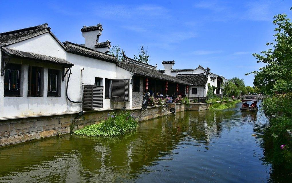 毕业后一直在私人医院从事护理工作，但那时没有签订劳动合同没有社保没有工资条算待业吗？